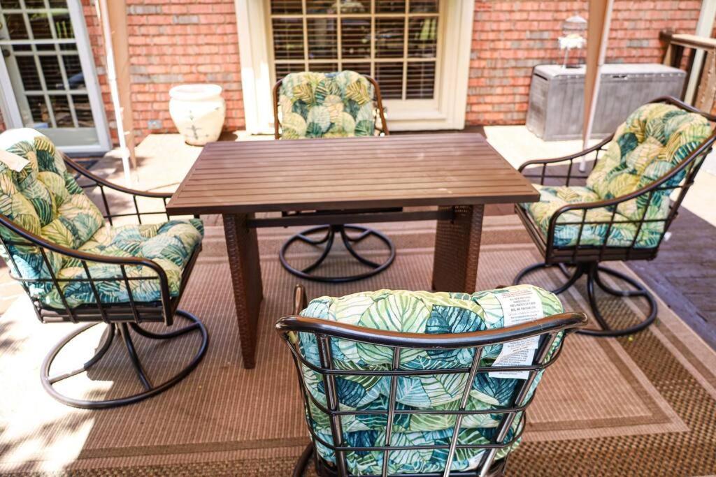 Comfortable And Pleasant 4 Bedroom Home Memphis Exterior photo