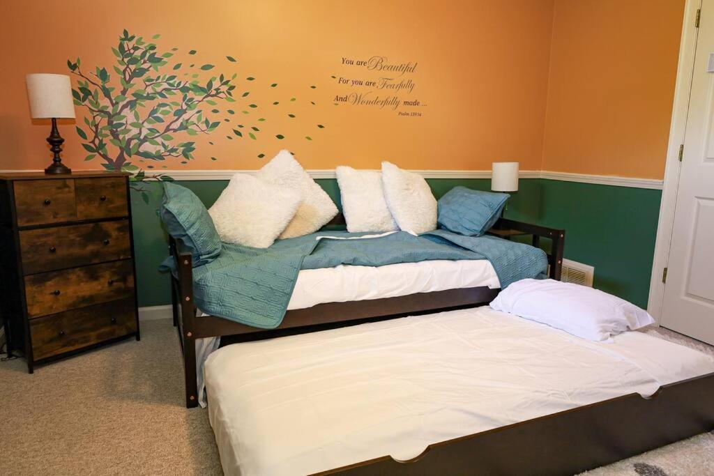 Comfortable And Pleasant 4 Bedroom Home Memphis Exterior photo