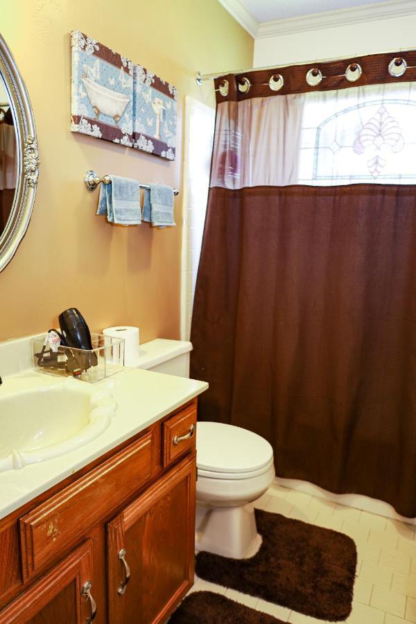 Comfortable And Pleasant 4 Bedroom Home Memphis Exterior photo